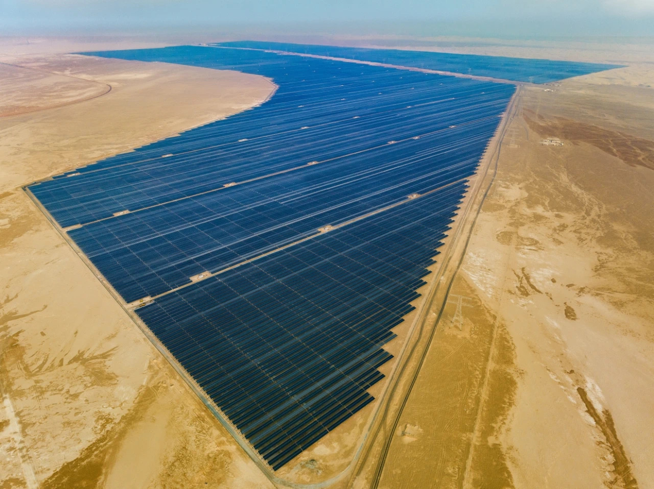 Jinko Power Partners with TAQA, Masdar and EDF Renewables to Complete US$870.75 Million Green Bond Refinancing for Al Dhafra Solar PV Plant